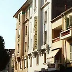 特里亚农酒店 酒店 胡安莱潘