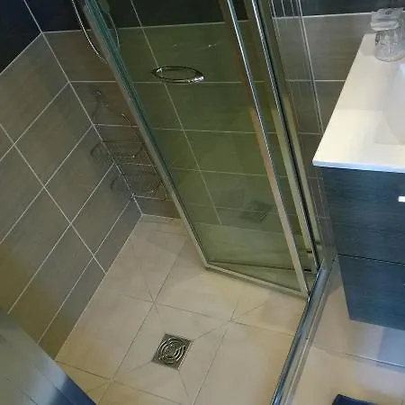 特里亚农酒店 * 胡安莱潘