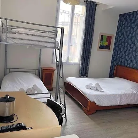 Trianon Hotel *